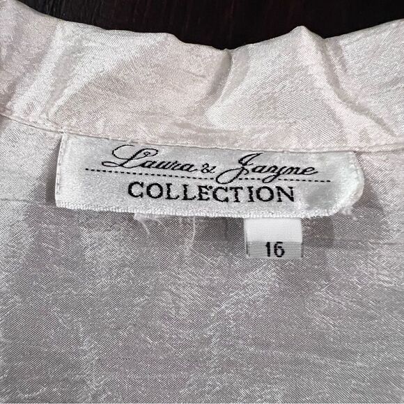 Plus Size Laura & Jayne Collection Off White Blouse Short Sleeve size 16 - Picture 6 of 7